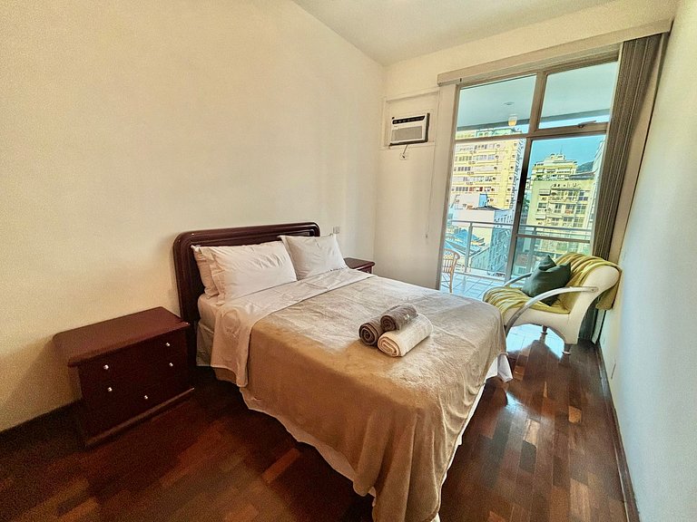 Apto 2 quartos com vista para o Cristo e garagem