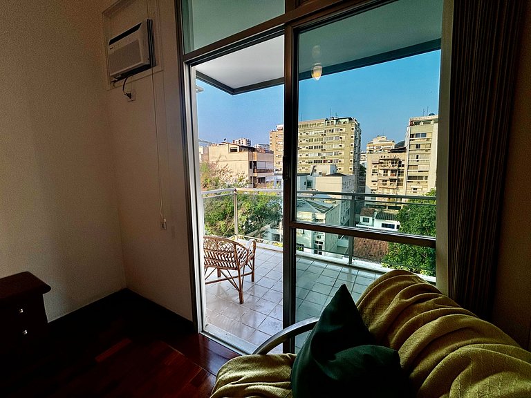 Apto 2 quartos com vista para o Cristo e garagem