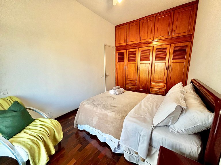 Apto 2 quartos com vista para o Cristo e garagem