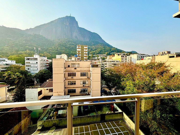 Apto 2 quartos com vista para o Cristo e garagem