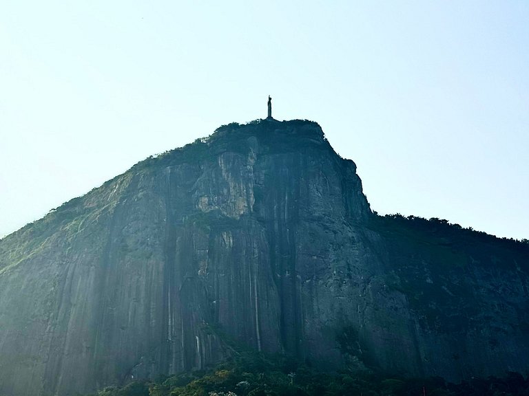 Apto 2 quartos com vista para o Cristo e garagem