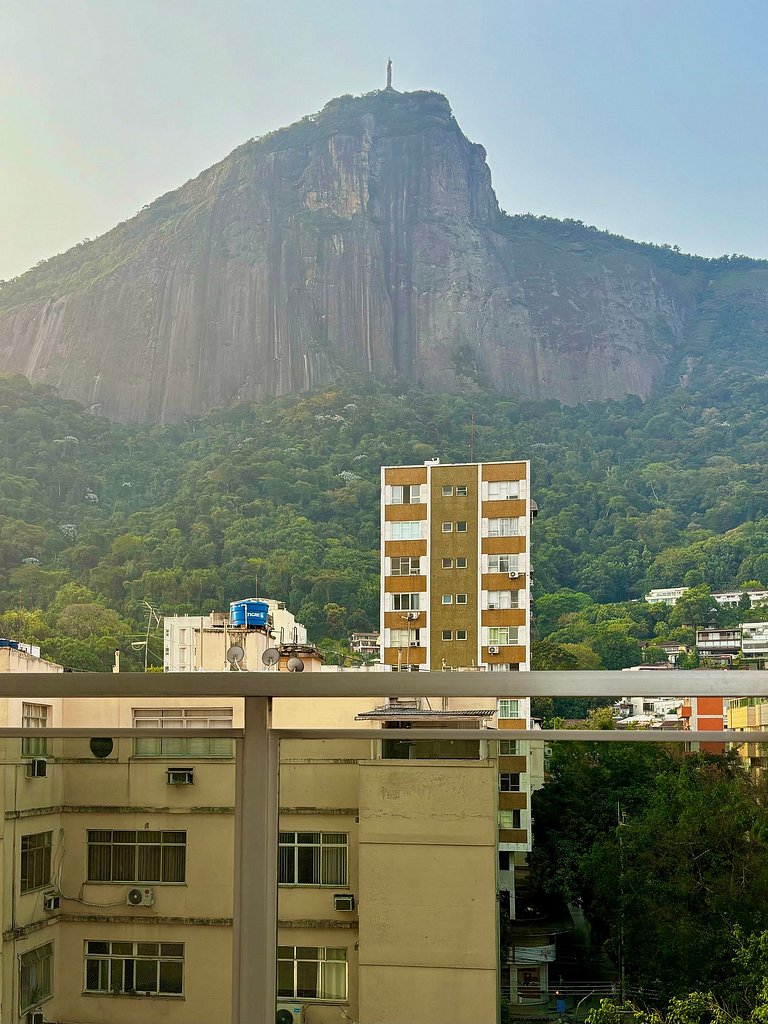 Apto 2 quartos com vista para o Cristo e garagem