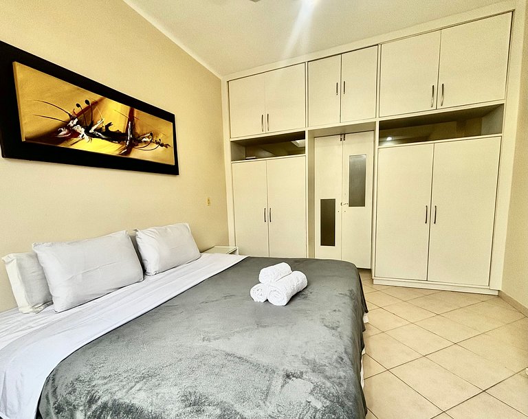 1 quarto a 6min. da praia de Copacabana