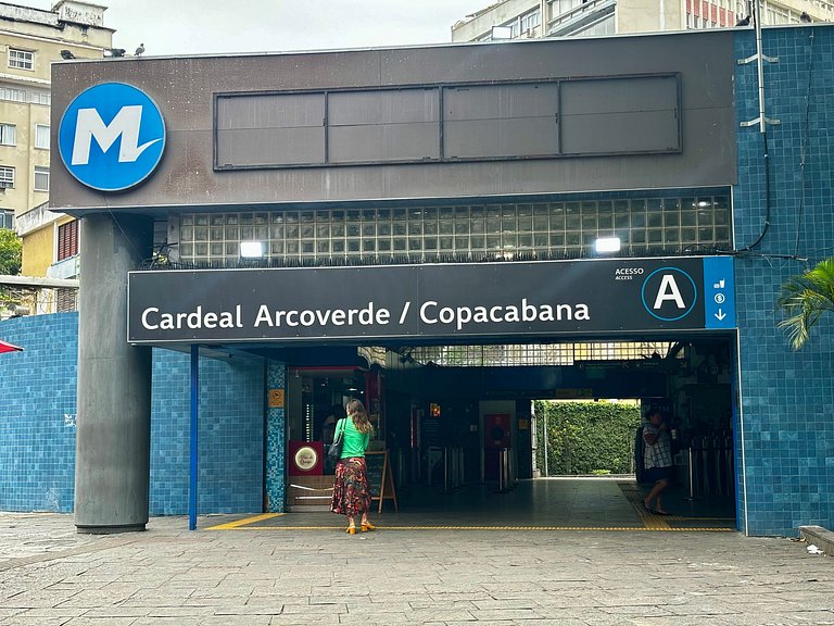 Compacto Studio a 150m do metro Cardeal Arcoverde