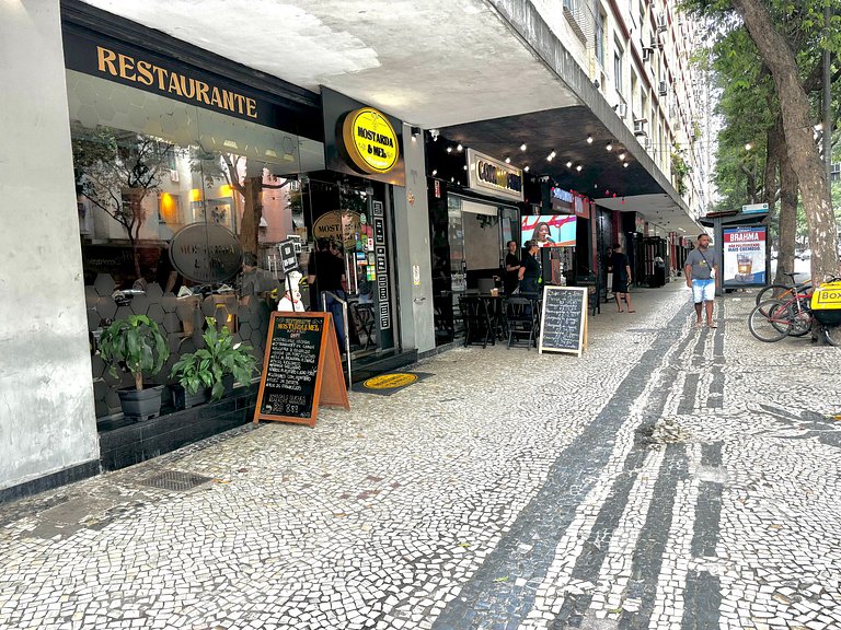 Compacto studio a 150m do metro.