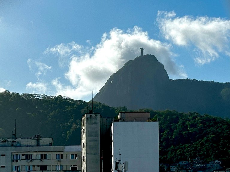 2Qts com garagem a 500m da praia de Copacabana
