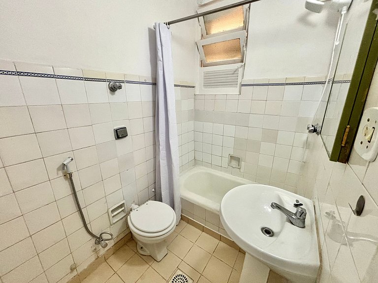 1 quarto a 2min. da praia de Copacabana