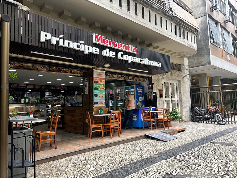 Studio em Copacabana | Praia e metrô ao lado