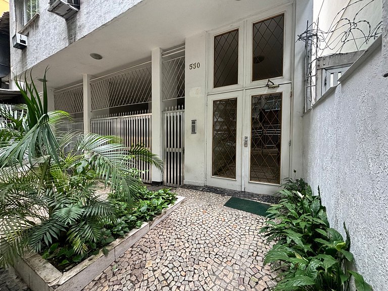 Studio em Copacabana | Praia e metrô ao lado