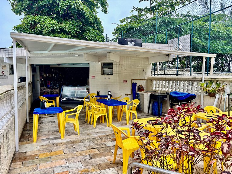 2qts em condomínio com piscina na Barra da Tijuca