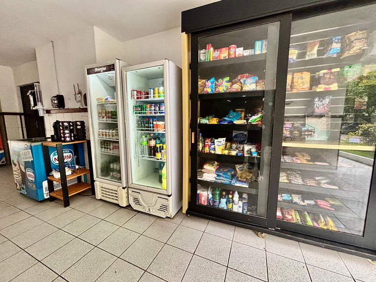 2Qt. com vaga de garagem, Piscina e cama Queen