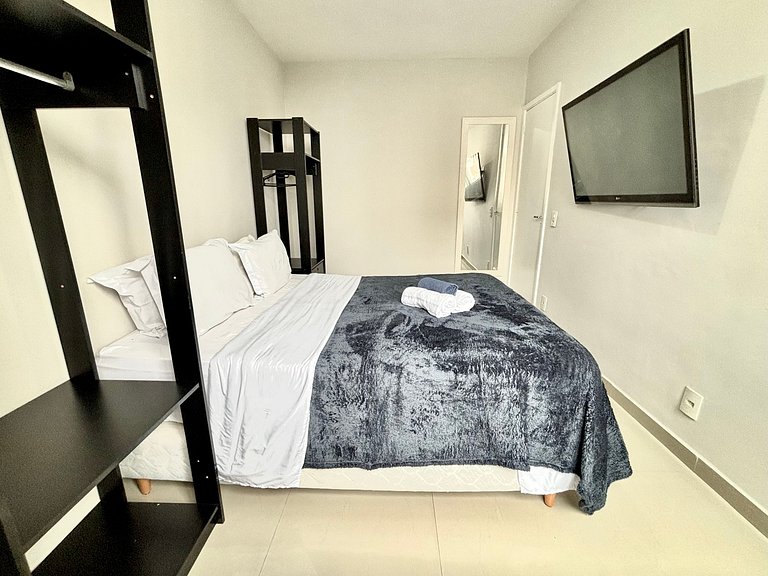 2Qt. com vaga de garagem, Piscina e cama Queen