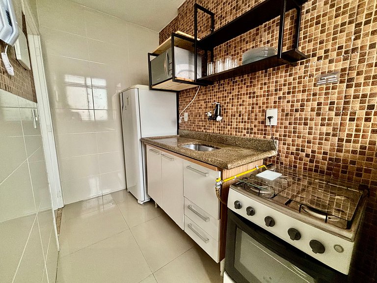2qts em condomínio com piscina na Barra da Tijuca