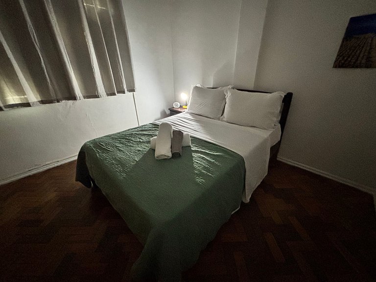 1 quarto a 2min. da praia de Copacabana