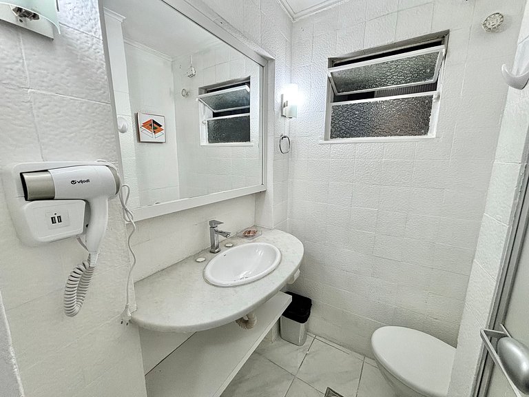 Studio em Copacabana | Praia e metrô ao lado