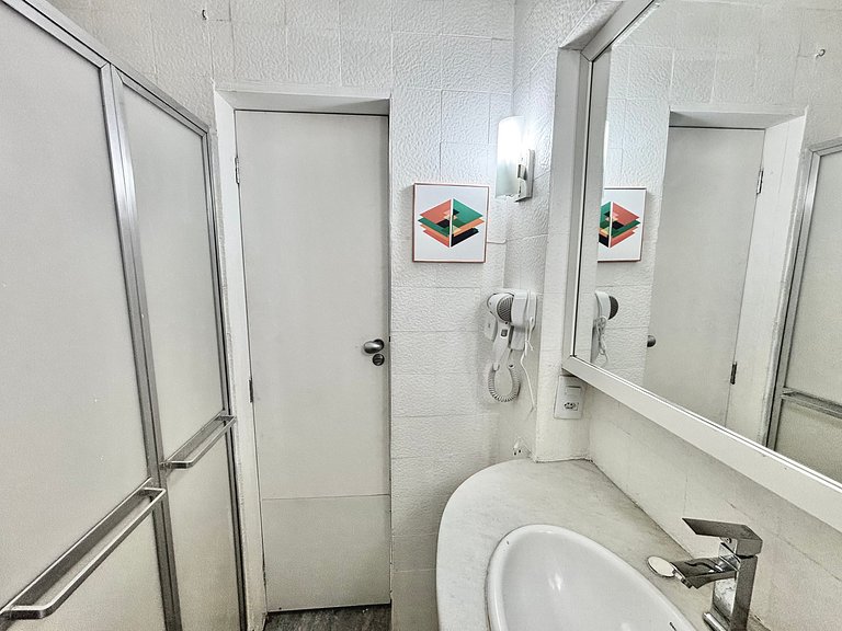 Studio em Copacabana | Praia e metrô ao lado