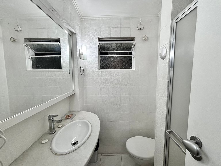 Studio em Copacabana | Praia e metrô ao lado