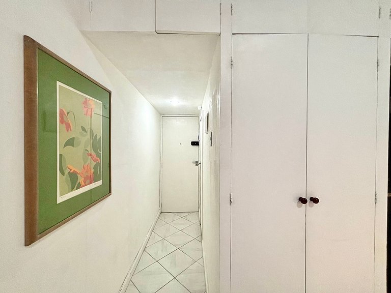 Studio em Copacabana | Praia e metrô ao lado