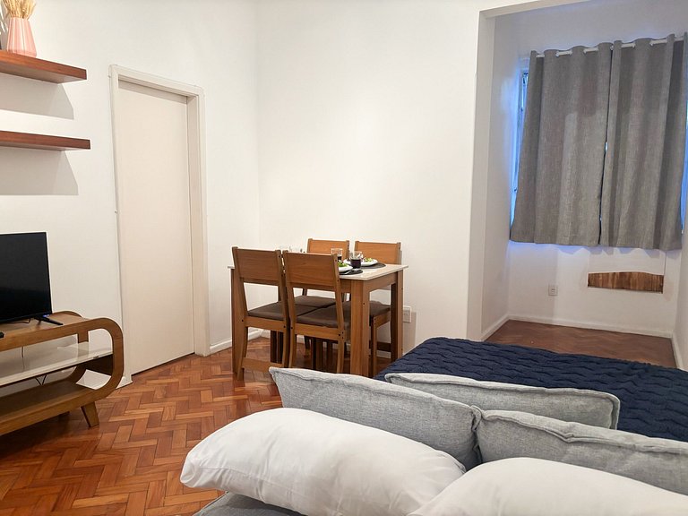 1 quarto no coração de Ipanema a 3 min. da Praia