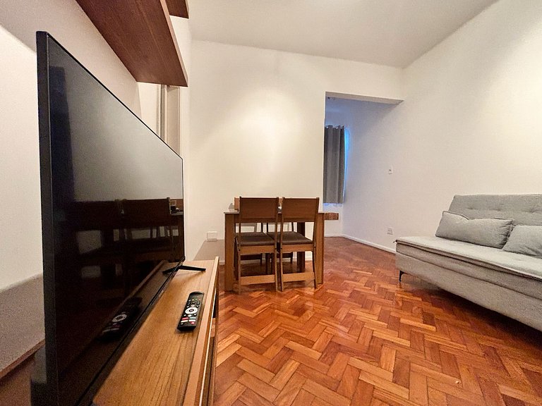 1 quarto no coração de Ipanema a 3 min. da Praia