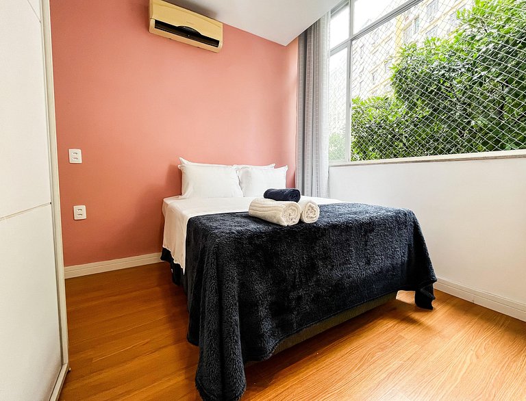2Quartos c/ Suíte em Copa + Garagem e Portaria 24h