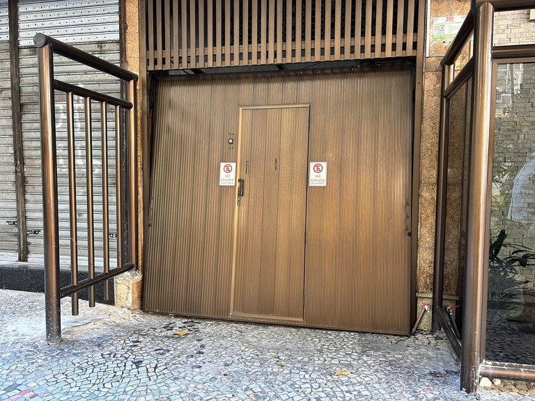 2Quartos c/ Suíte em Copa + Garagem e Portaria 24h