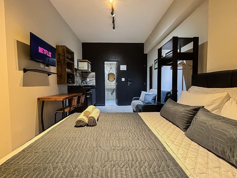 Studio no Centro próx. do Aero, metrô e consulado.