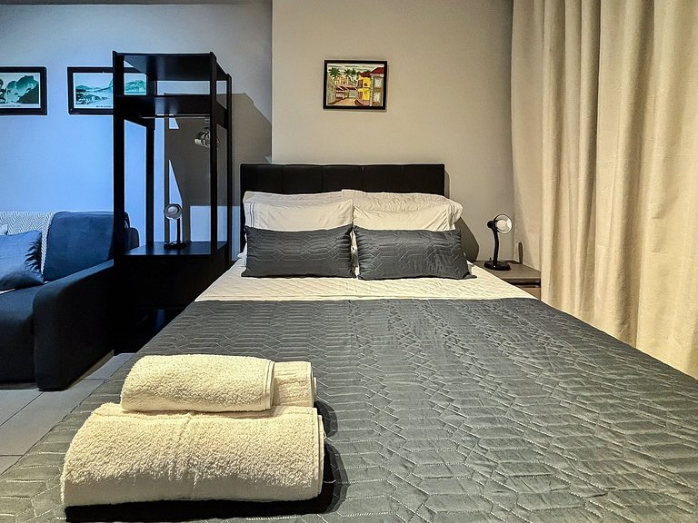 Studio no Centro próx. do Aero, metrô e consulado.