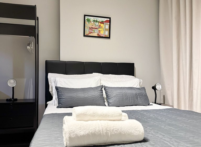 Studio no Centro próx. do Aero, metrô e consulado.