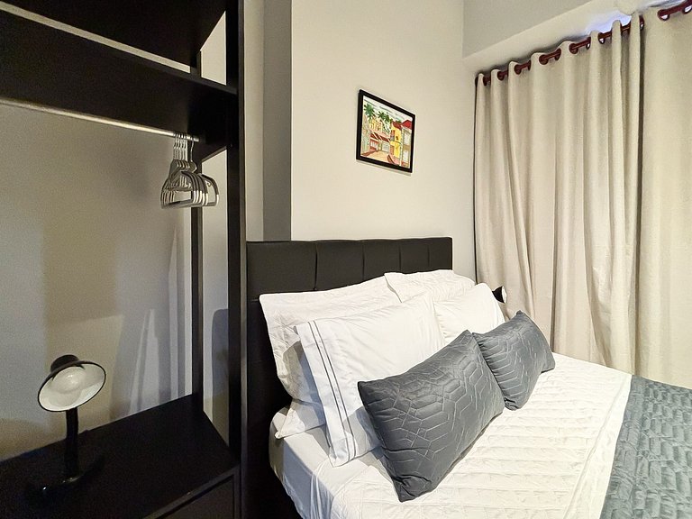 Studio no Centro próx. do Aero, metrô e consulado.