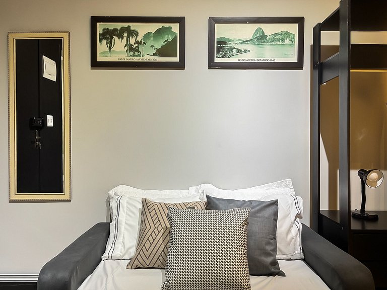 Studio no Centro próx. do Aero, metrô e consulado.