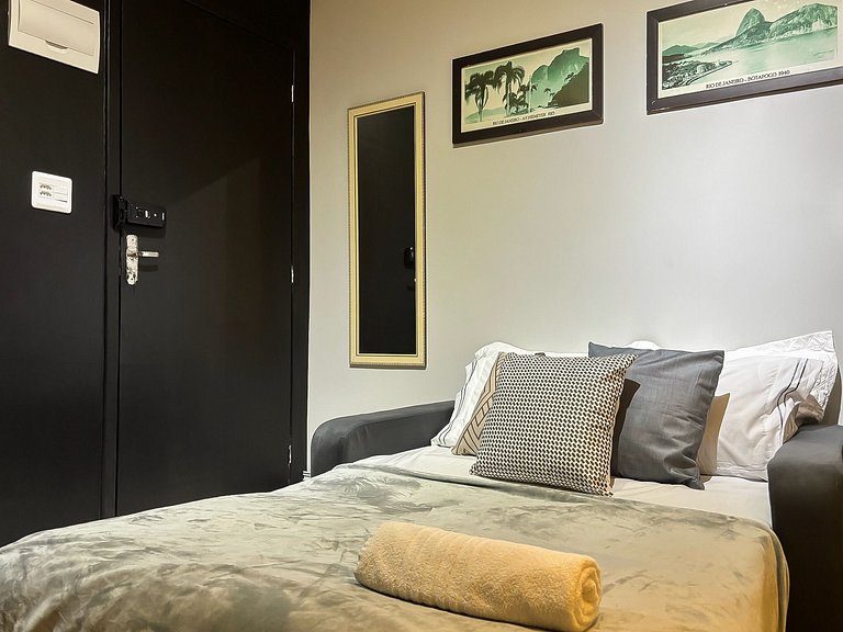 Studio no Centro próx. do Aero, metrô e consulado.