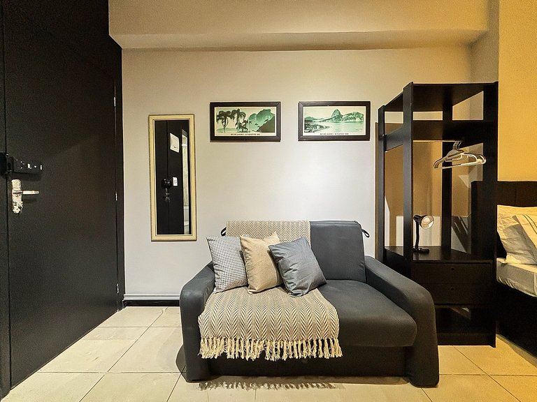 Studio no Centro próx. do Aero, metrô e consulado.