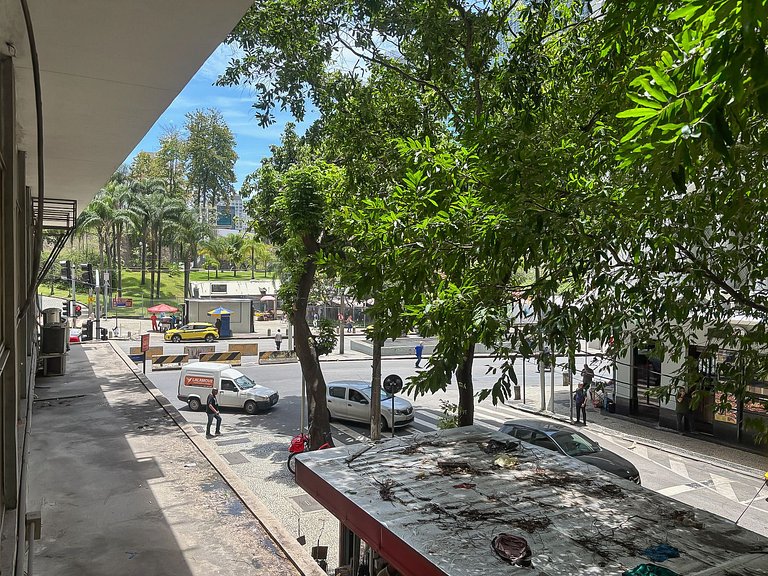 Studio no Centro próx. do Aero, metrô e consulado.