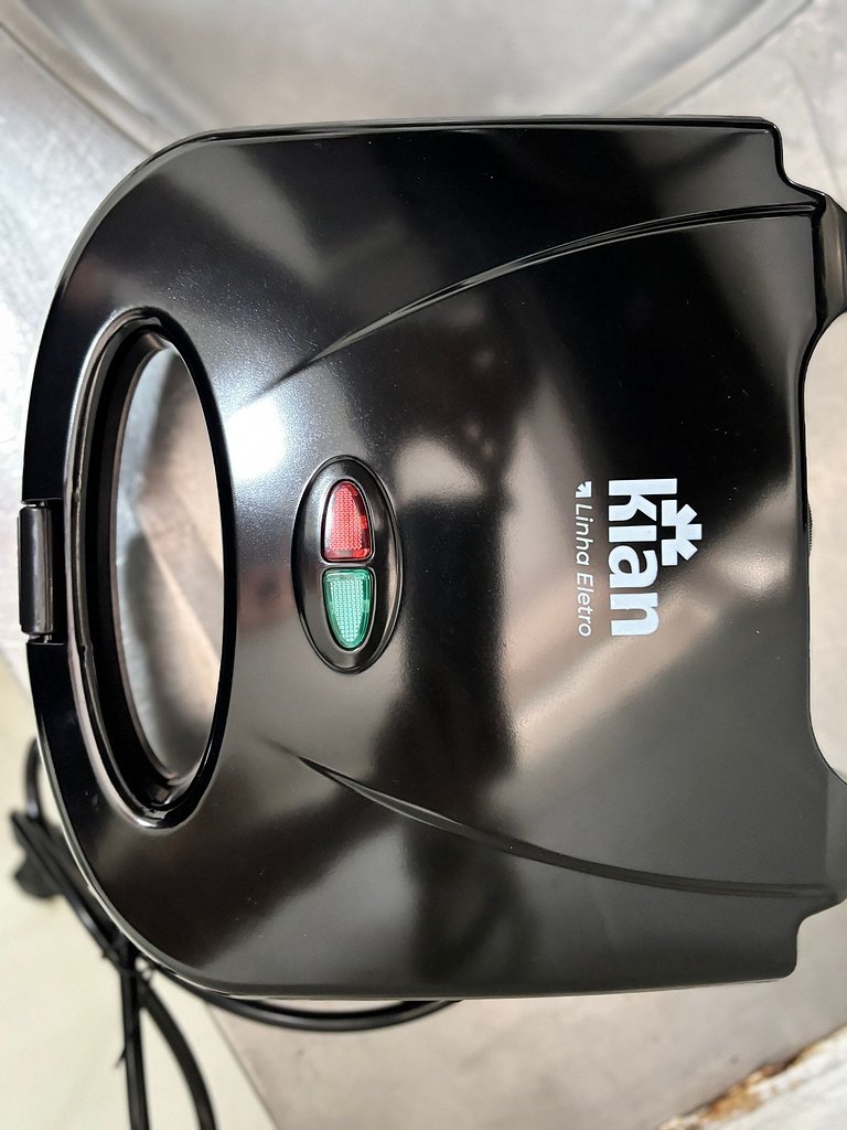 Entre Ipanema e Copa com portaria 24h