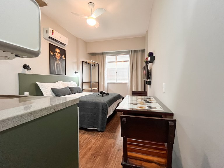 Vista lateral para o Pão de Açúcar e portaria 24h