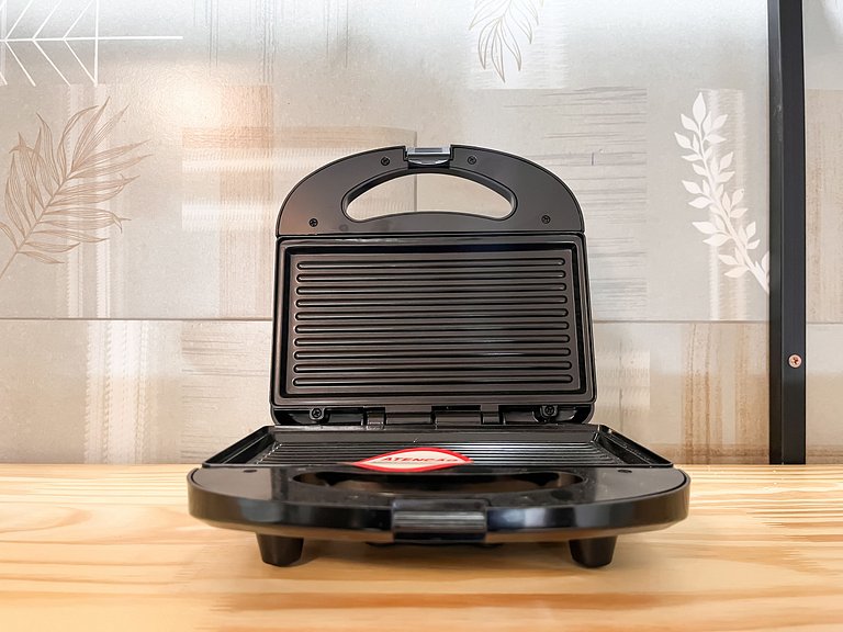 Vista lateral para o Pão de Açúcar e portaria 24h