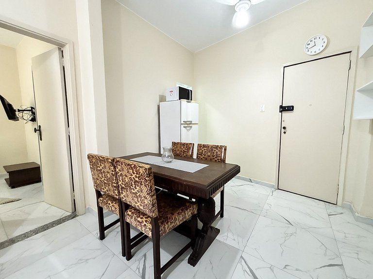 1 Quarto Com Vista Mar no Coração de Copacabana!