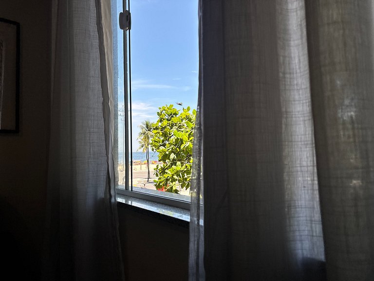 1 Quarto Com Vista Mar no Coração de Copacabana!