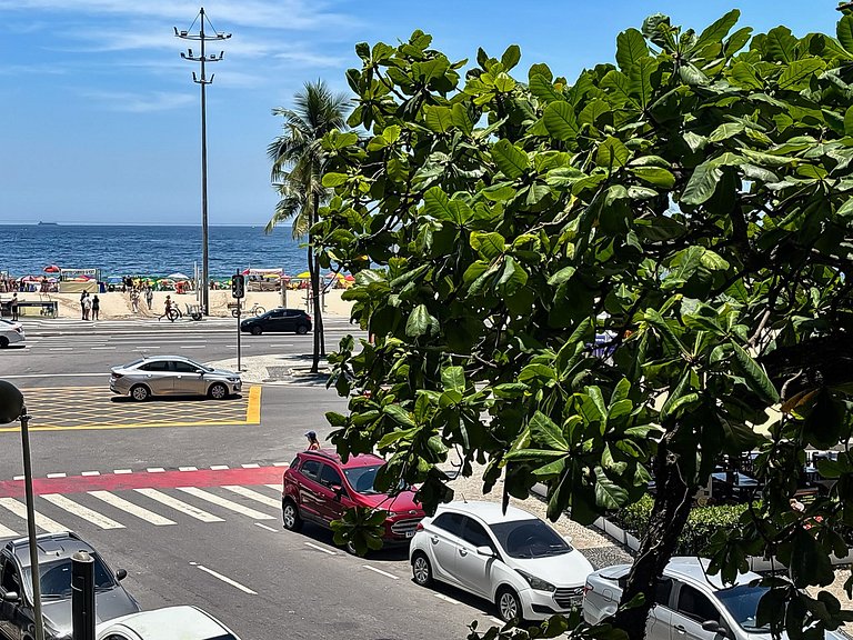 1 Quarto Com Vista Mar no Coração de Copacabana!