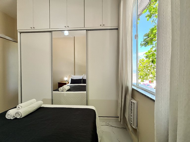 1 Quarto Com Vista Mar no Coração de Copacabana!