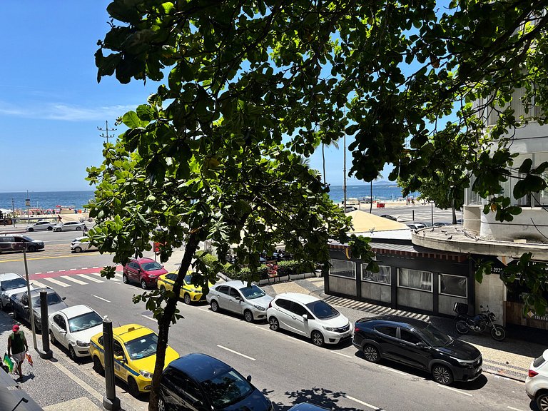 1 Quarto Com Vista Mar no Coração de Copacabana!