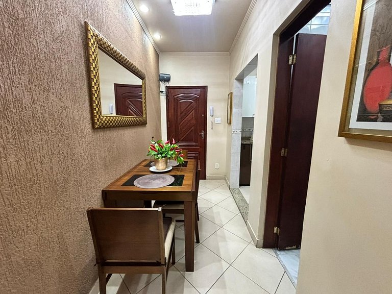 Conjugado em Copa | até 4 pessoas e portaria 24h