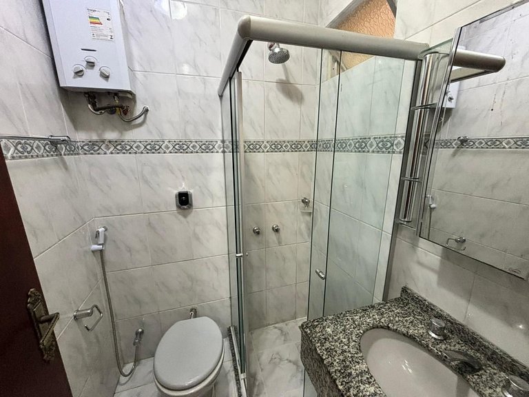 Conjugado em Copa | até 4 pessoas e portaria 24h