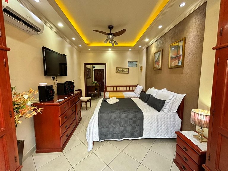 Conjugado em Copa | até 4 pessoas e portaria 24h