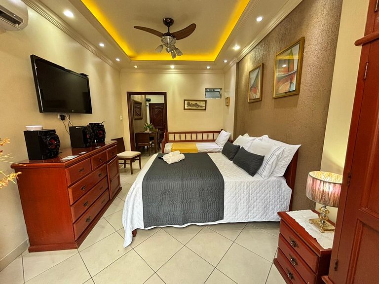 Conjugado em Copa | até 4 pessoas e portaria 24h