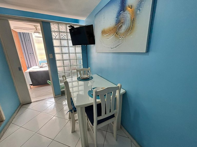 1Qt. a 2 min da praia de Copa com portaria 24h