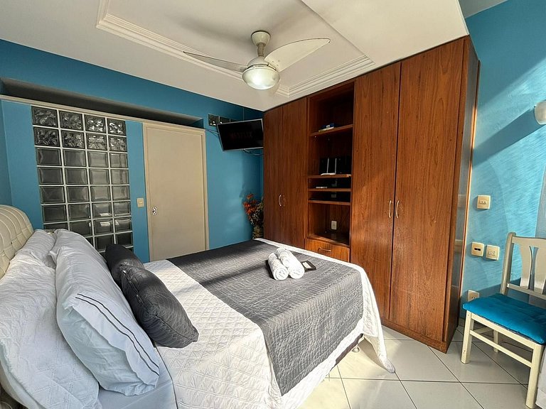 1Qt. a 2 min da praia de Copa com portaria 24h