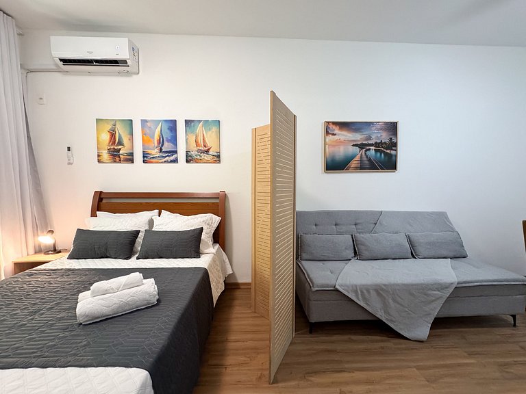 Apto. em Copa com portaria 24h a 3 min da praia