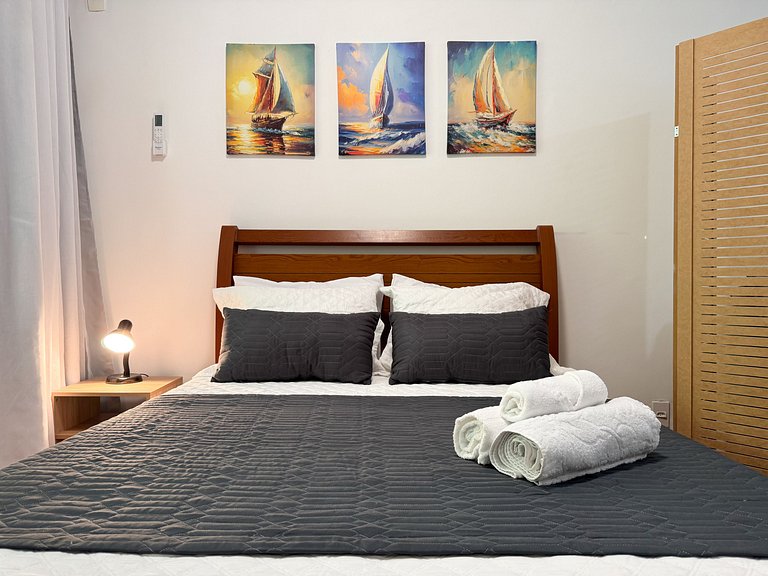 Apto. em Copa com portaria 24h a 3 min da praia